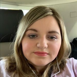 Meet your Posher, Kendra